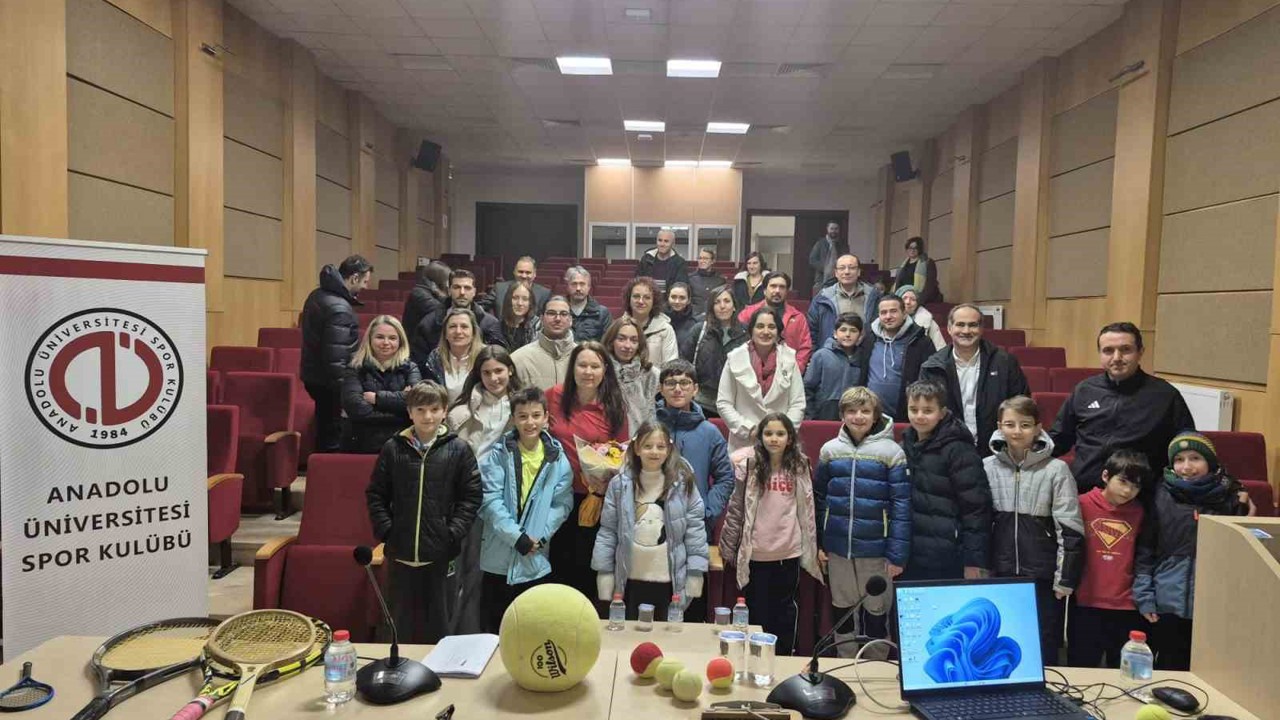 Anadolu Üniversitesi’nden tenisçilere tam destek
