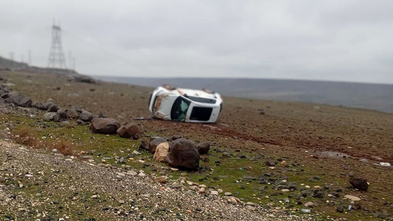 Gercüş’te araç takla attı, sürücü yara almadan kurtuldu
