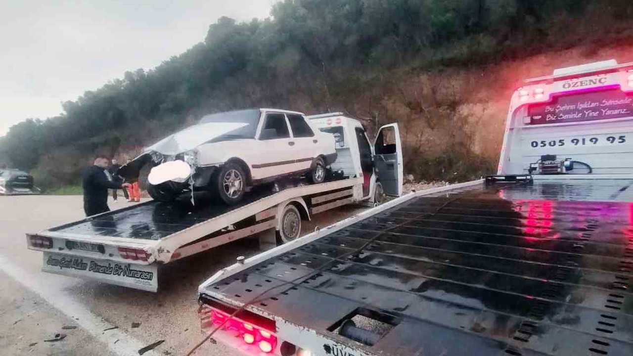 Tirilye-Mudanya kaygan yoldaki kaza ucuz atlatıldı
