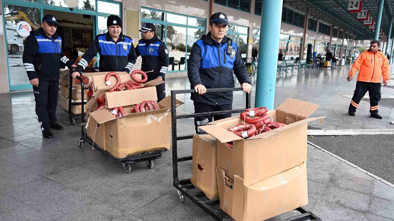 Mersin’de halk sağlığını tehdit eden gıdalara geçit verilmedi
