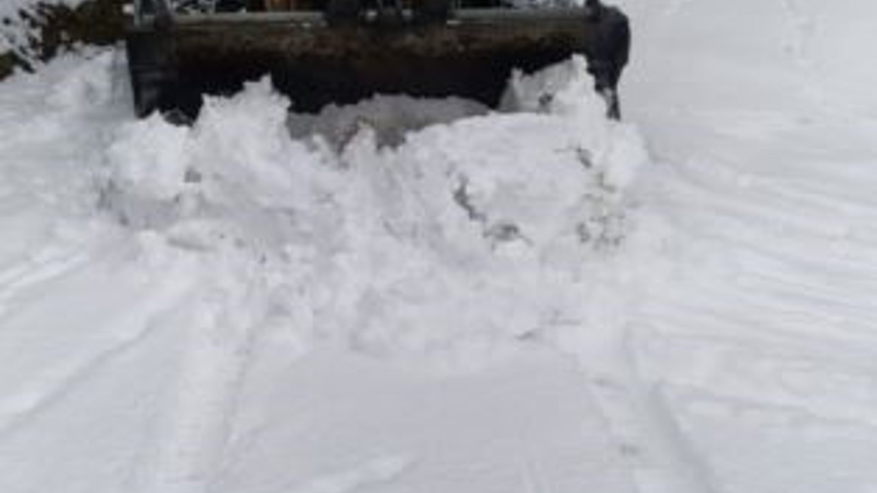 Artvin’de kar nedeniyle 18 köy yolunda ulaşım sağlanamıyor
