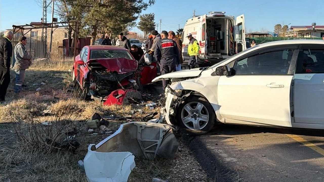 Osmaniye’de buzlanma nedeniyle trafik kazası: 2 yaralı
