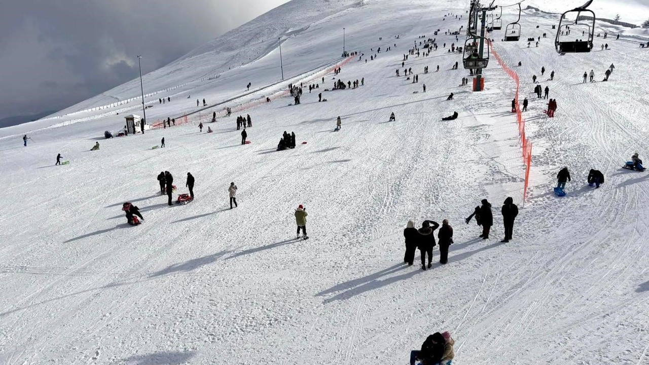 Ladik Akdağ Kayak Merkezi’ne yoğun ilgi
