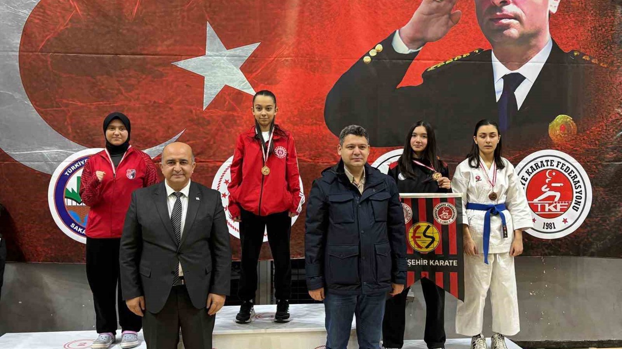 Eskişehirli sporculardan Sakarya’da başarı
