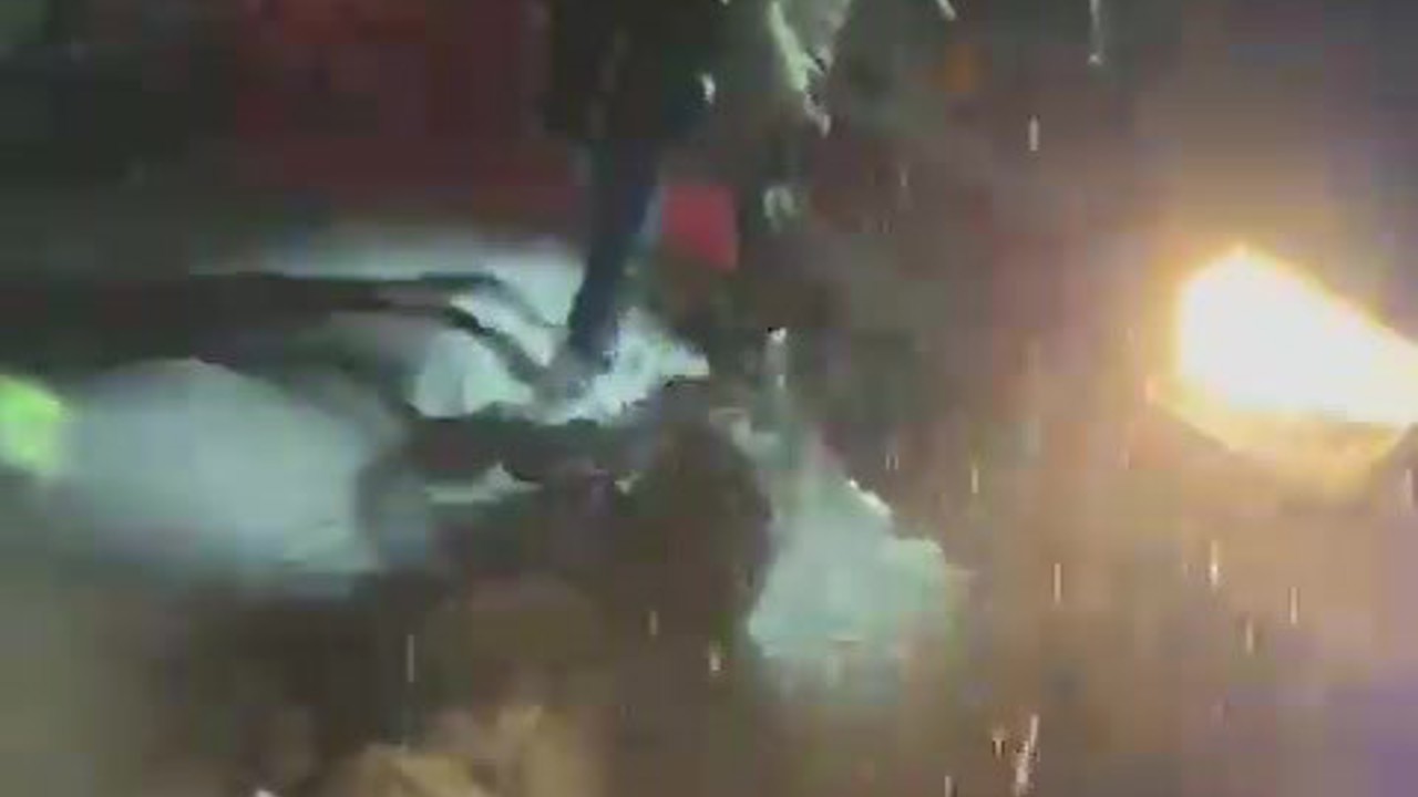 Gercüş’te karda mahsur kalan hasta ve ambulans kurtarıldı
