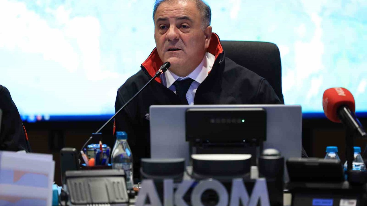 İBB Başkanvekili Aslan son durumu paylaştı: "İstanbul’un her tarafını anlık izliyoruz, 3 bin 492 aracımız sahada"
