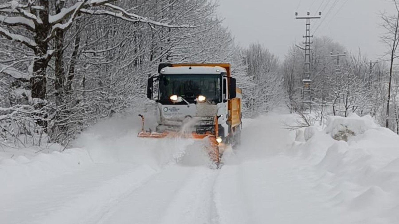 Ordu’da yükseklerde kar kalınlığı 1,5 metreye ulaştı, bir günde 358 mahalle yolu açıldı
