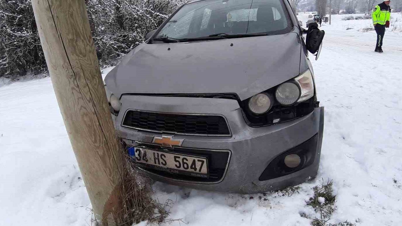 Göynük’te çalışan sağlık personelini taşıyan araç Mudurnu’da kaza yaptı
