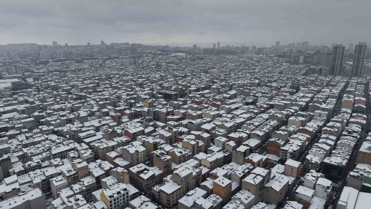 İstanbul’dan kar manzaraları havadan görüntülendi
