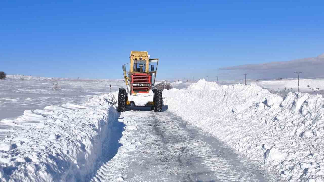 Kayseri’de 14 mahalle yolu ulaşıma kapalı
