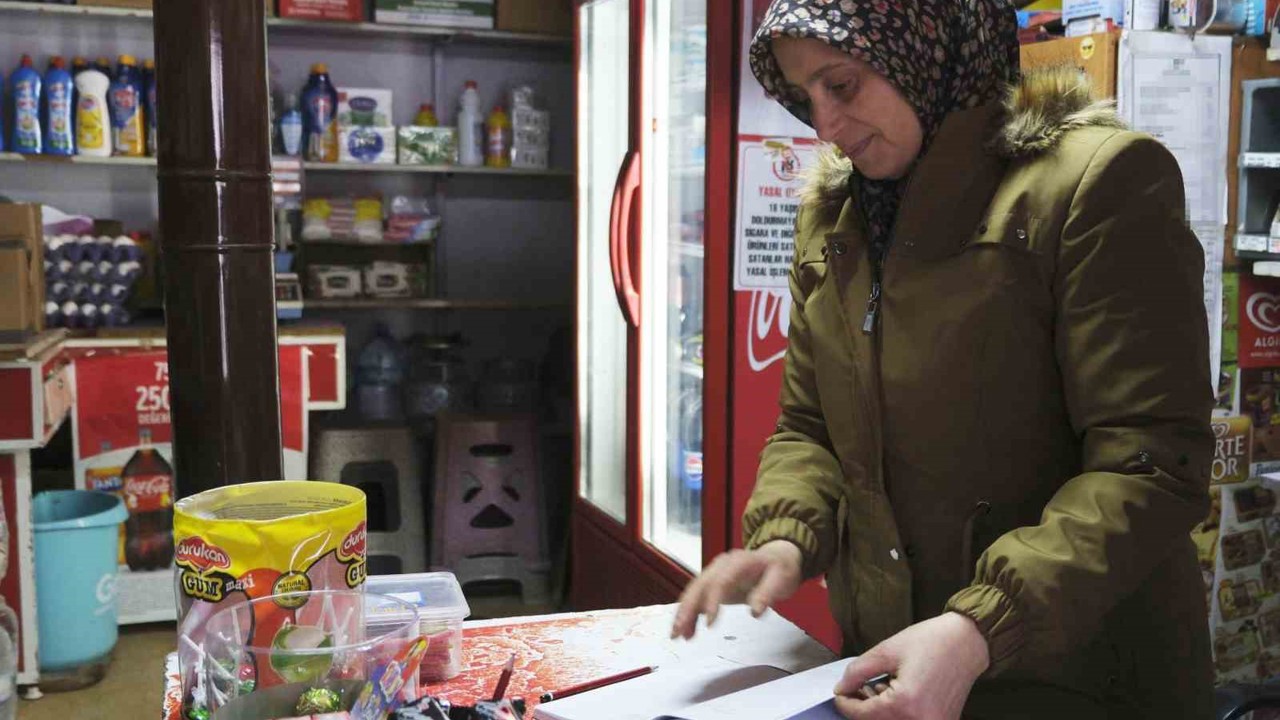 Karaman’da hayırsever, mahalle bakkalındaki borcu kapattı
