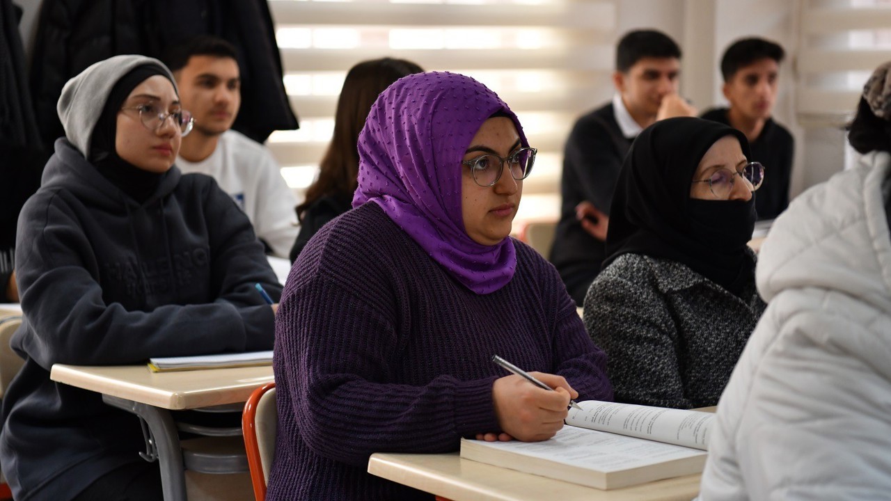 Yeşilyurt’ta öğrencilere ara tatilde ücretsiz LGS ve DYK hazırlık kursları
