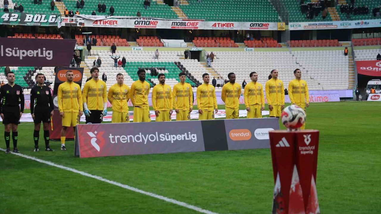 Trendyol Süper Lig: Konyaspor: 0 - Eyüpspor: 0 (İlk yarı)
