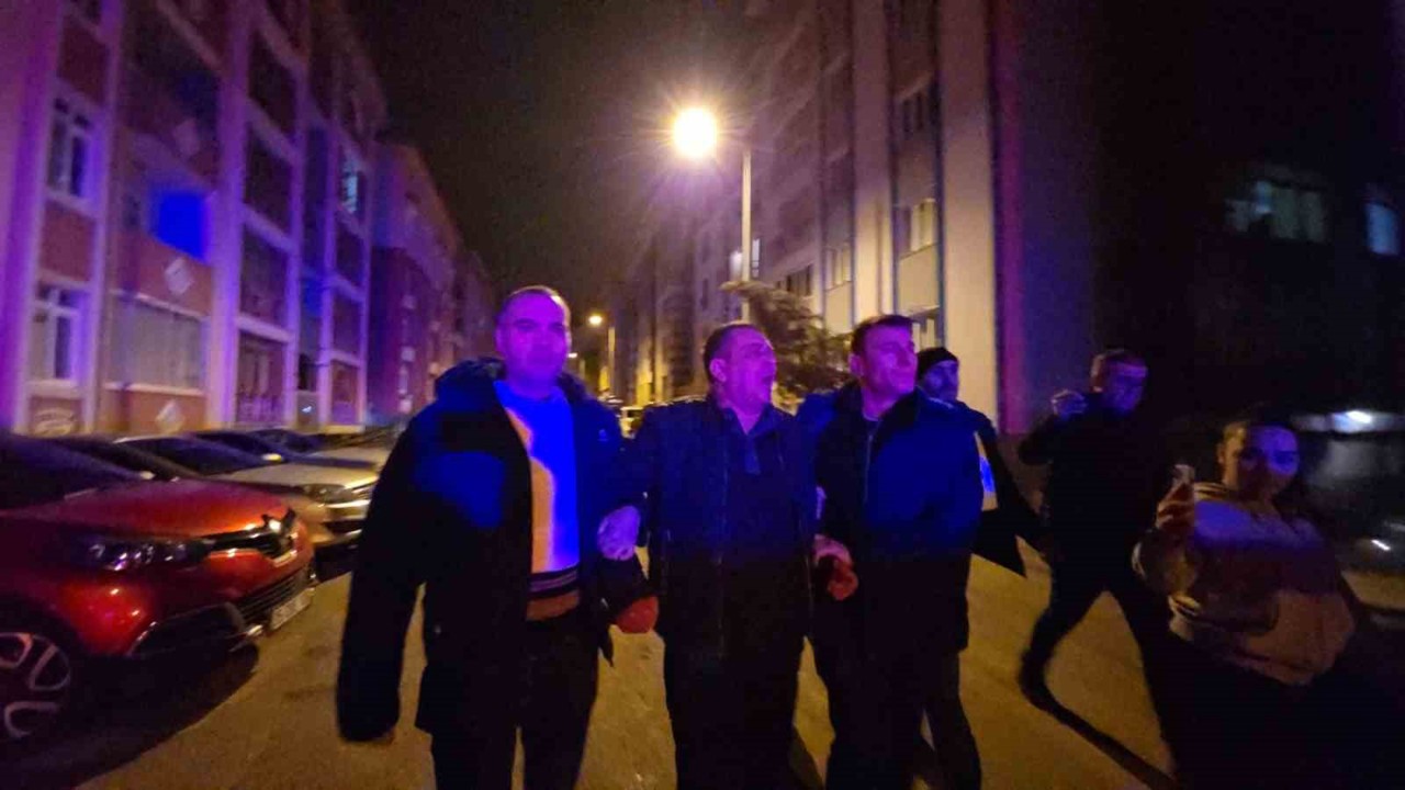 Karabük’te sıcak saatler: Kapısına gelen kızının erkek arkadaşını av tüfeği ile ayağından vurarak yaraladı
