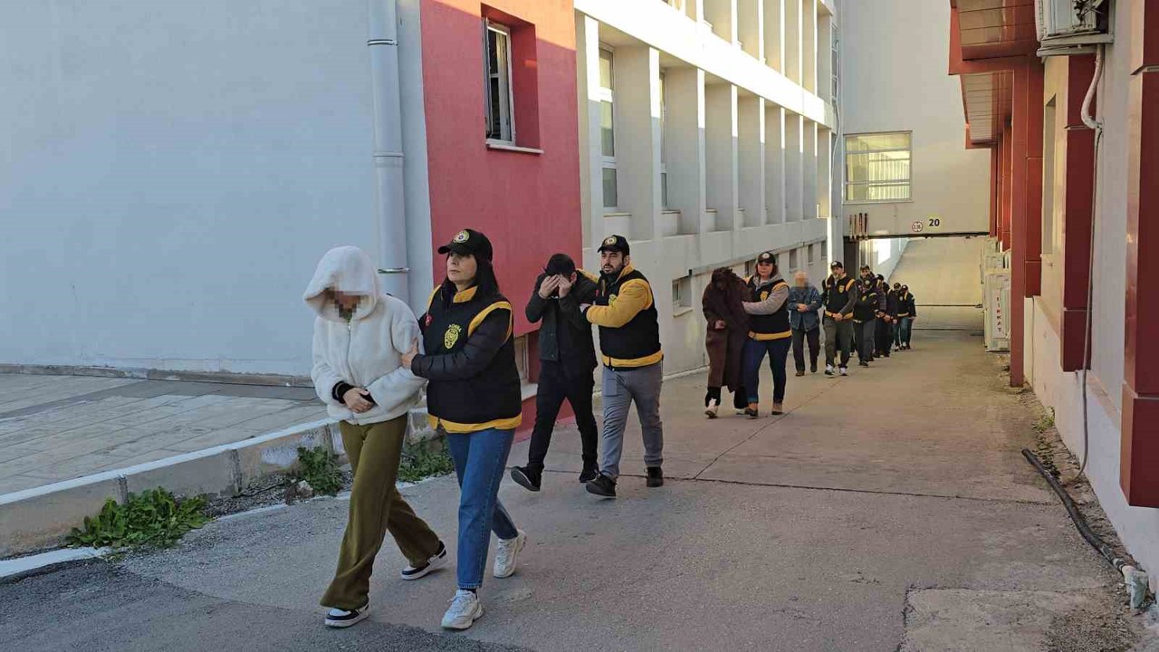 Fuhuş yaptıran masaj salonlarına operasyon: 14 tutuklama
