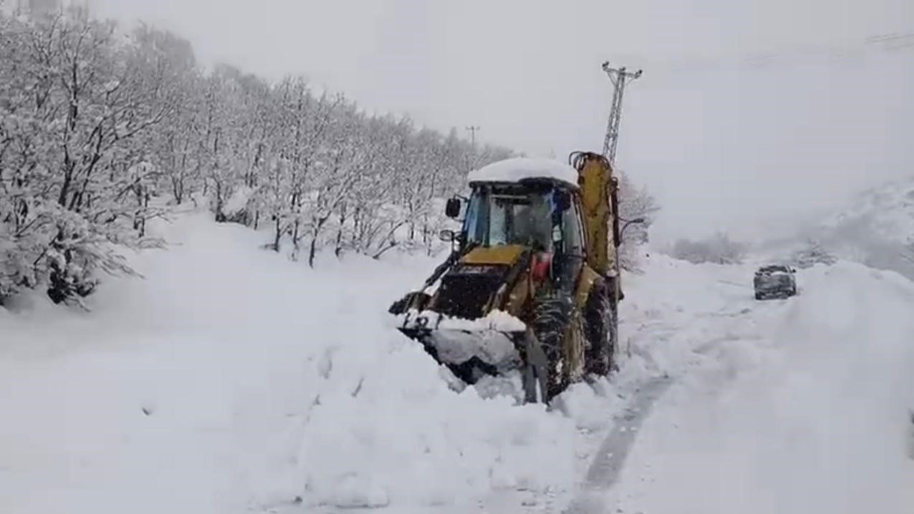 Şırnak’ta kar nedeniyle kapanan yollar açıldı
