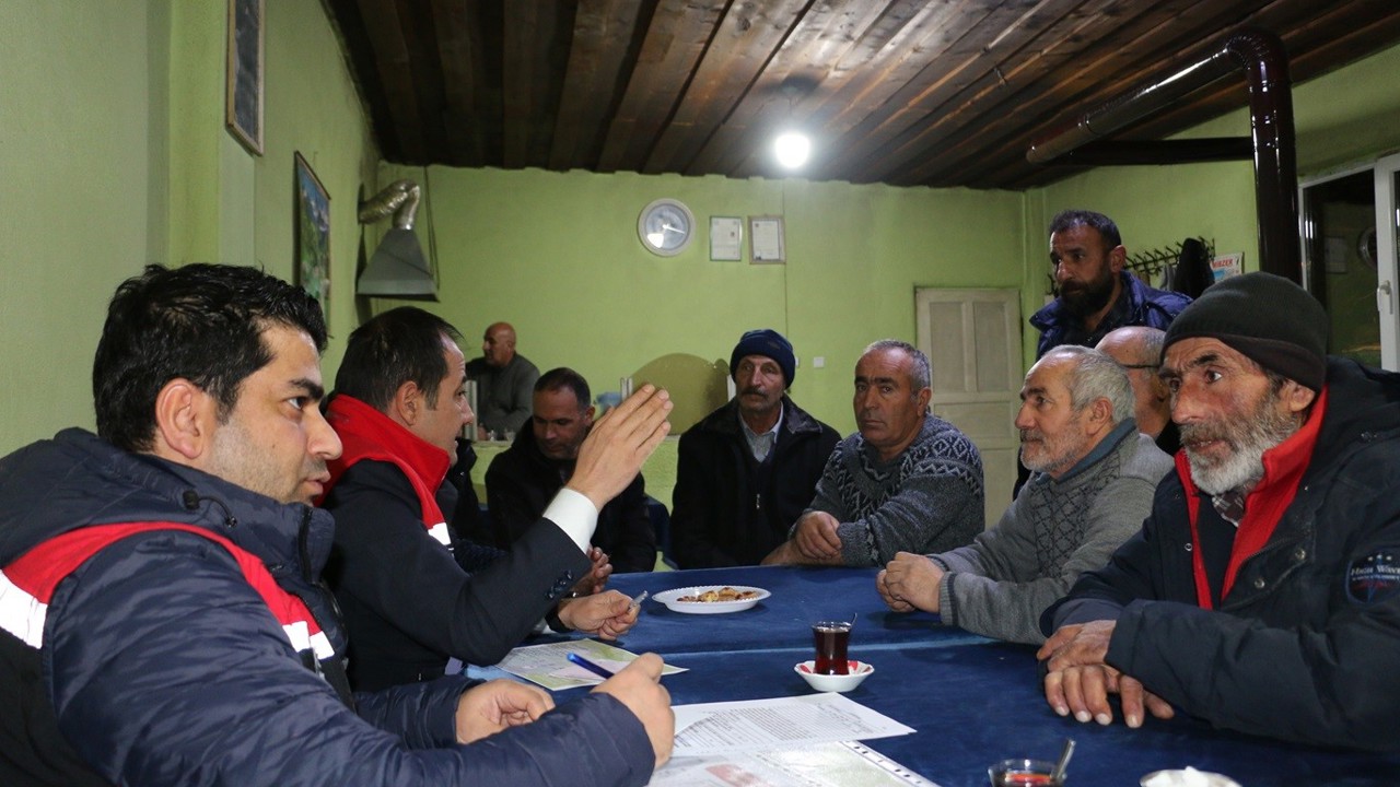 Erzincan’da tarımda yeni dönem: Köylerde gece toplantıları başladı
