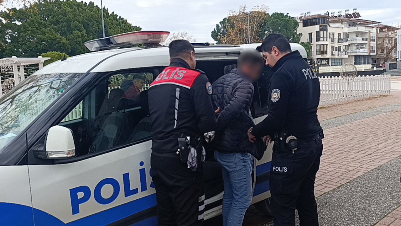 Emniyetin teknolojik gücü ’Gözcü’, hapis cezası bulunan firariyi araç sürerken tespit etti
