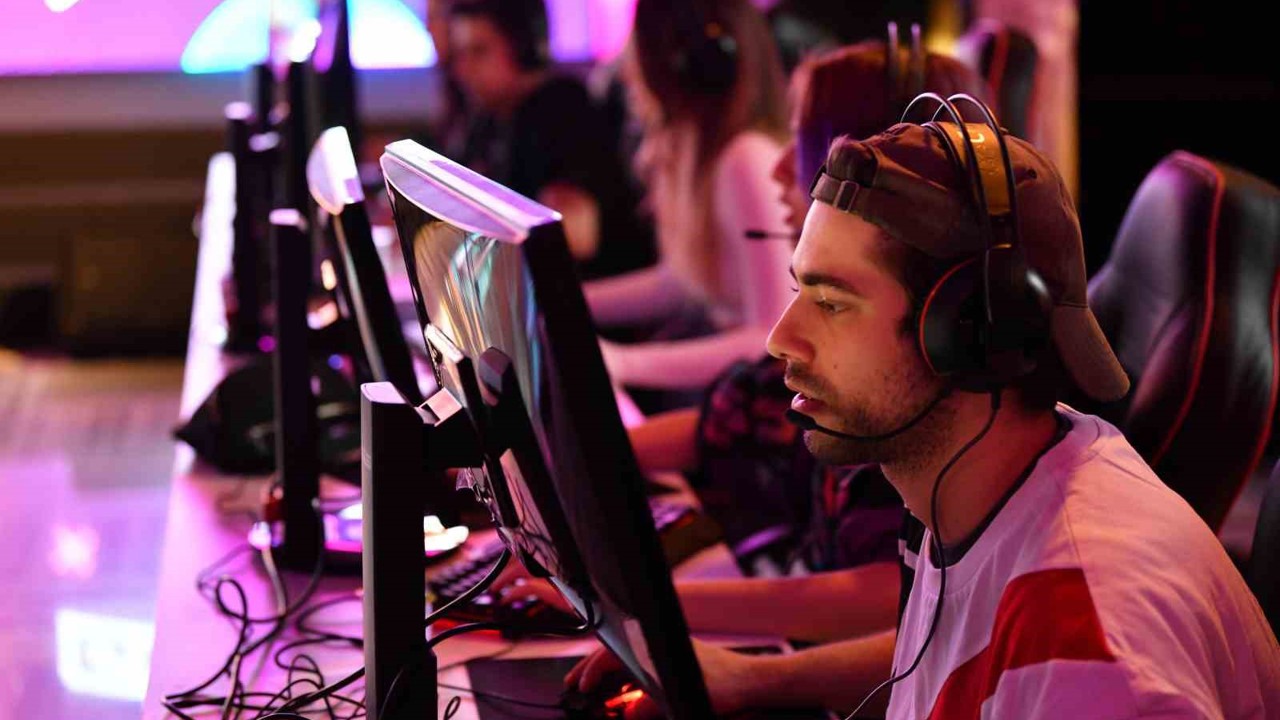 Dünyanın en büyük oyun geliştirme maratonu YTÜ’de
