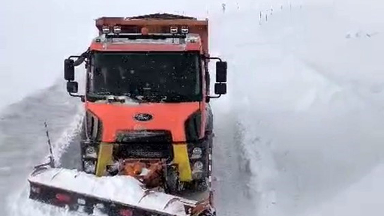 Ağrı-Kağızman kara yolunda yoğun tipi etkili oluyor
