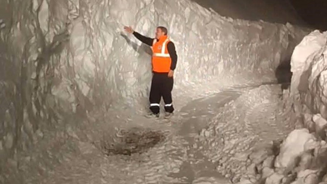 Diyarbakır’da kar kalınlığı 3 metreyi aştı
