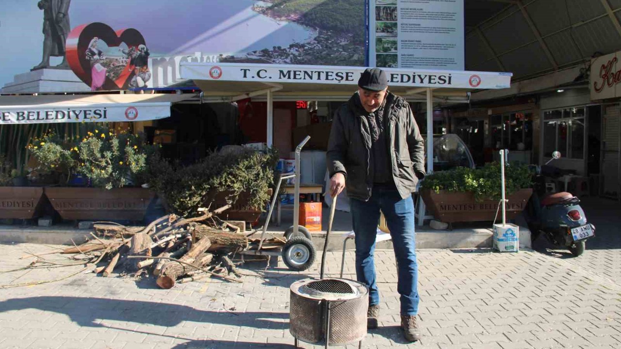 Esnaflar dondurucu soğuğa karşı çareyi ateş yakmakta buldu
