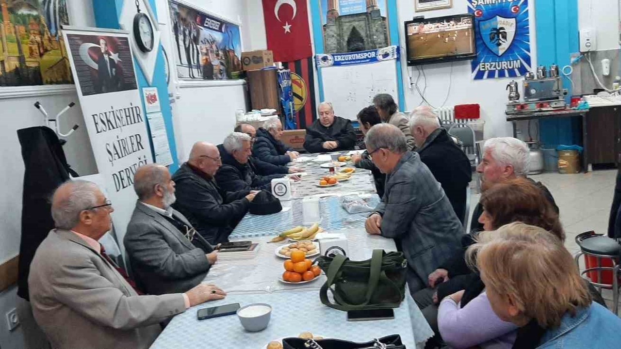 Eskişehir Şairler Derneği Başkanı Kenan Demirel güven tazeledi
