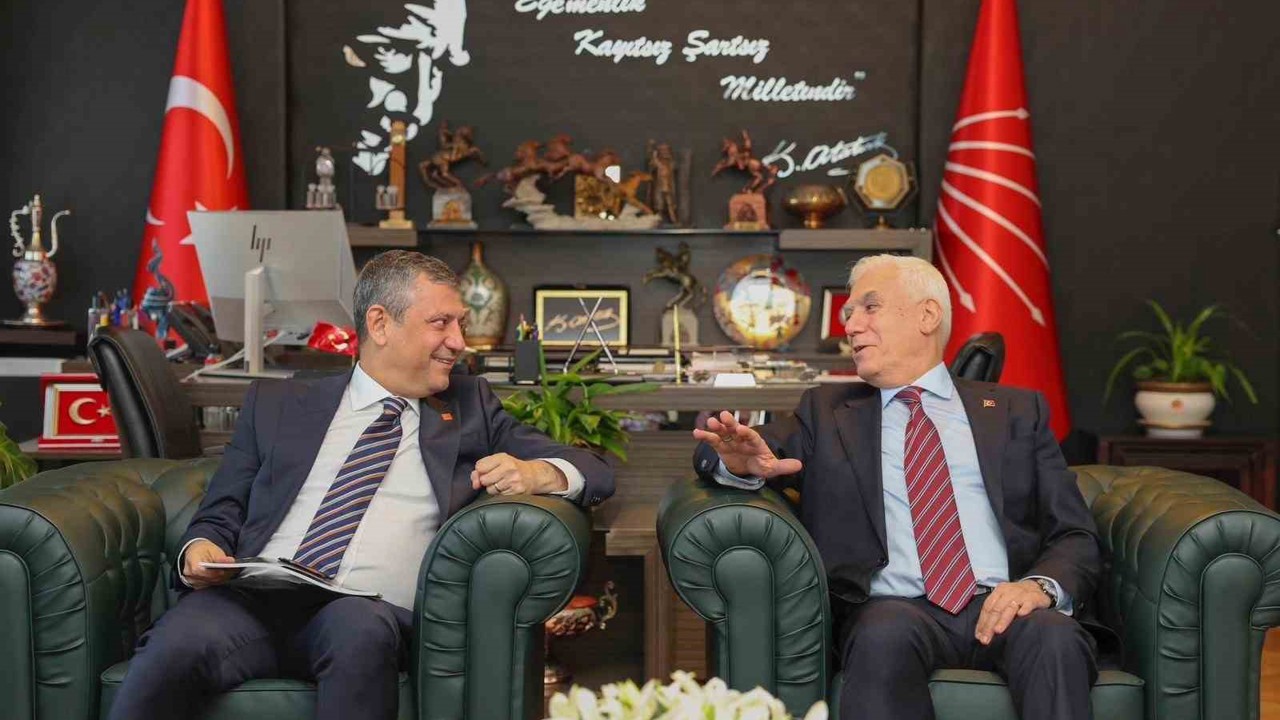 Bursa Büyükşehir Belediye Başkanı Bozbey’den Genel Başkan Özel’e ziyaret
