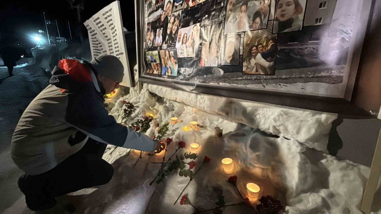 Kartalkaya yangın faciasının birinci yıldönümünde acılı aileler otel önünde bir araya geldi
