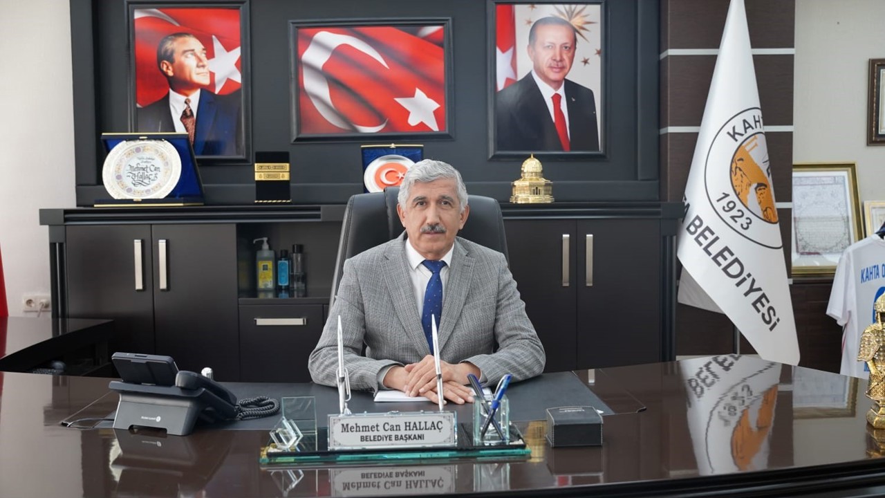 Başkan Hallaç’tan bayrağa yapılan saygısızlığa sert tepki
