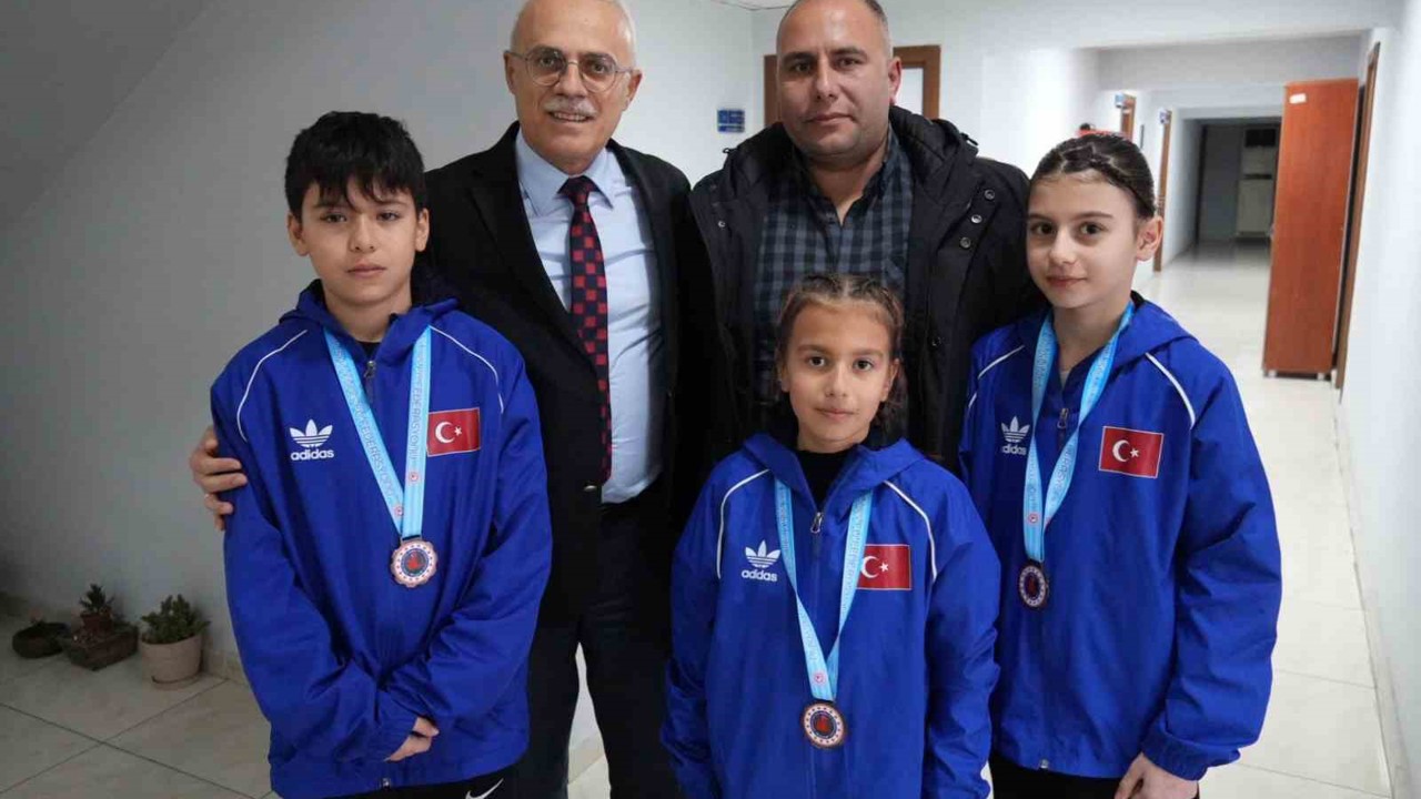 Arslantürk başarılı sporcuları ağırladı
