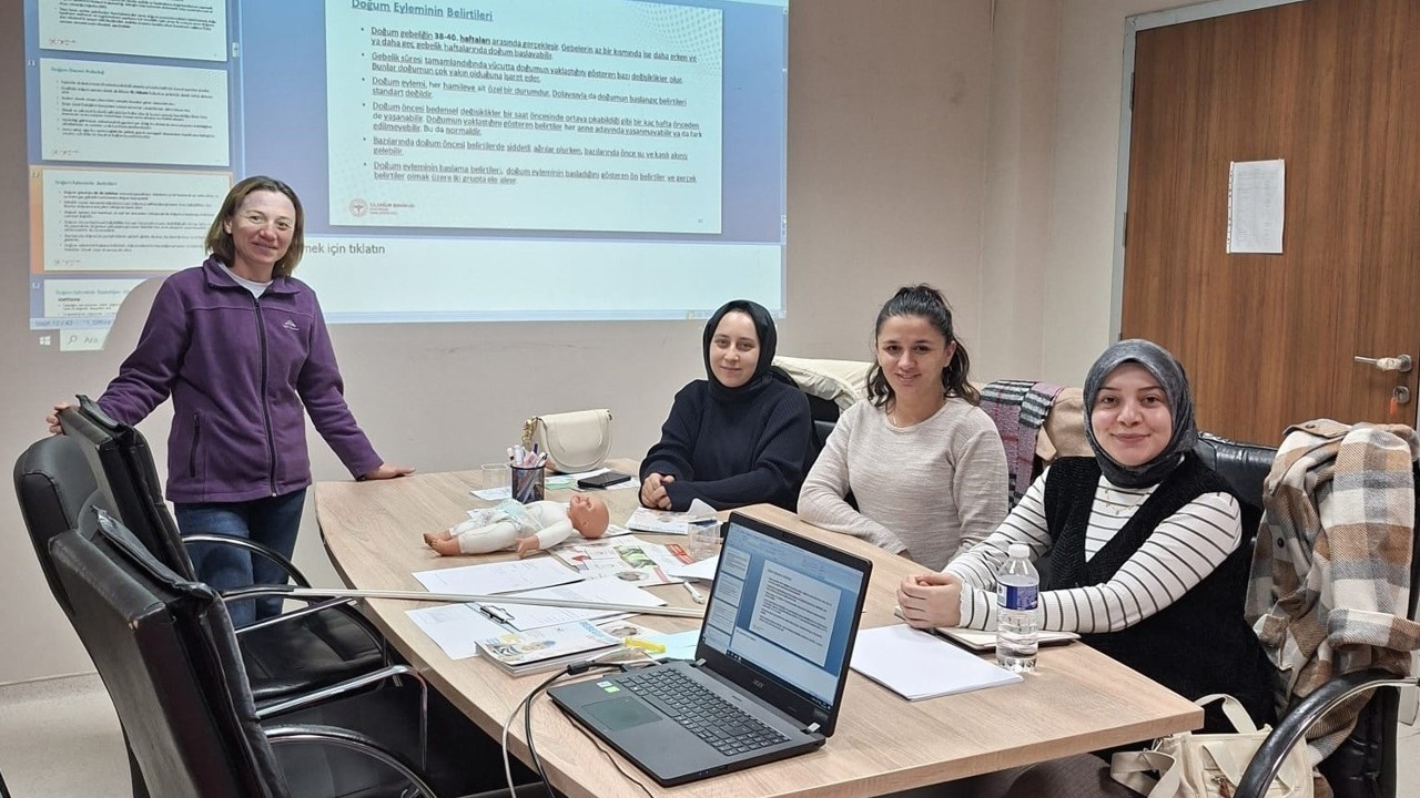 Gebe okulu programları devam ediyor
