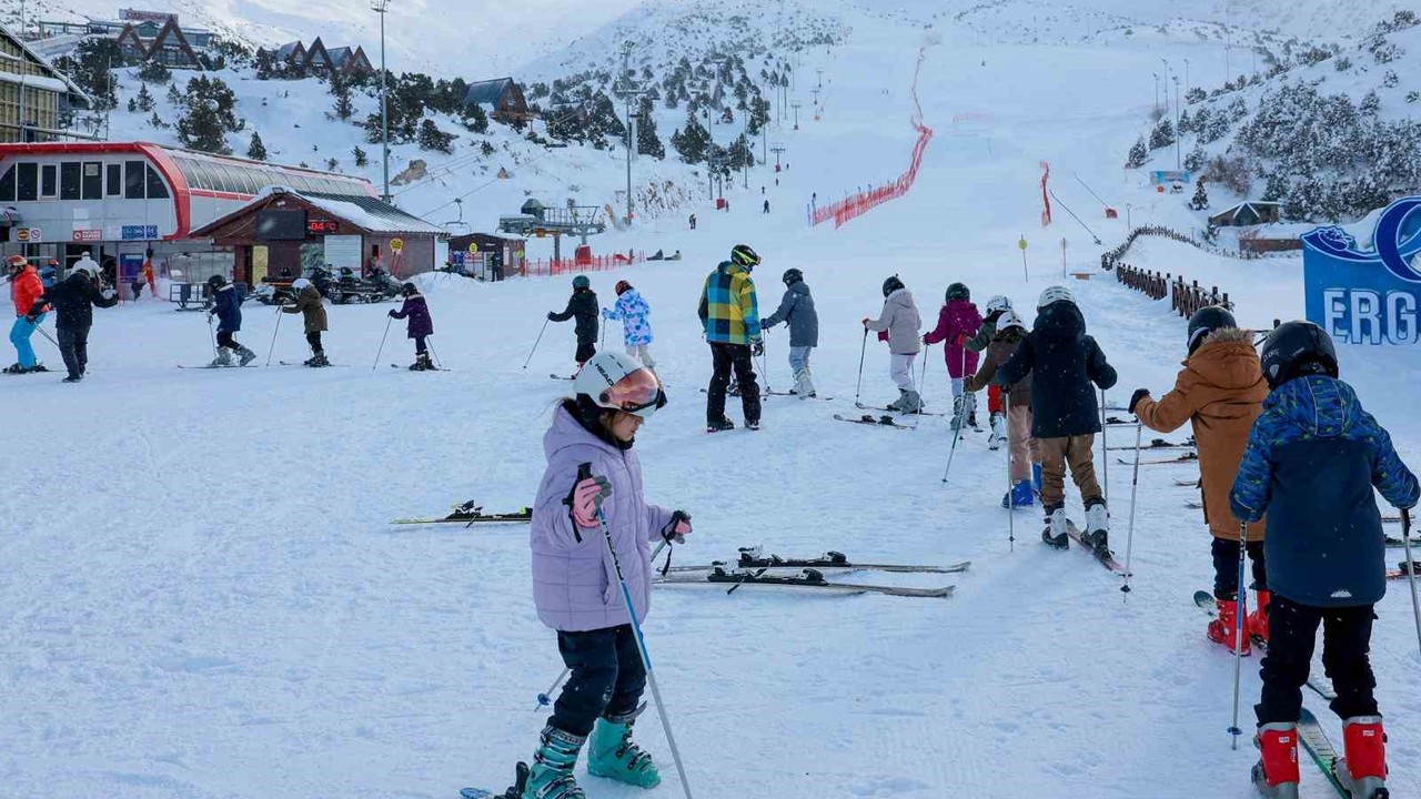 "Kayak Bilmeyen Kalmasın" projesi devam ediyor
