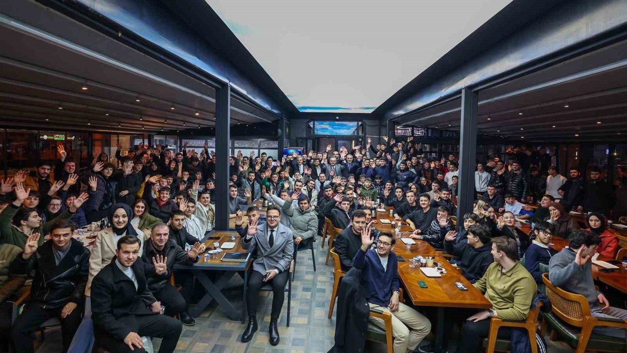 Başkan Alemdar: "Gençlerin yarınları için şehrimizde büyük yatırımları hayata geçiriyoruz"
