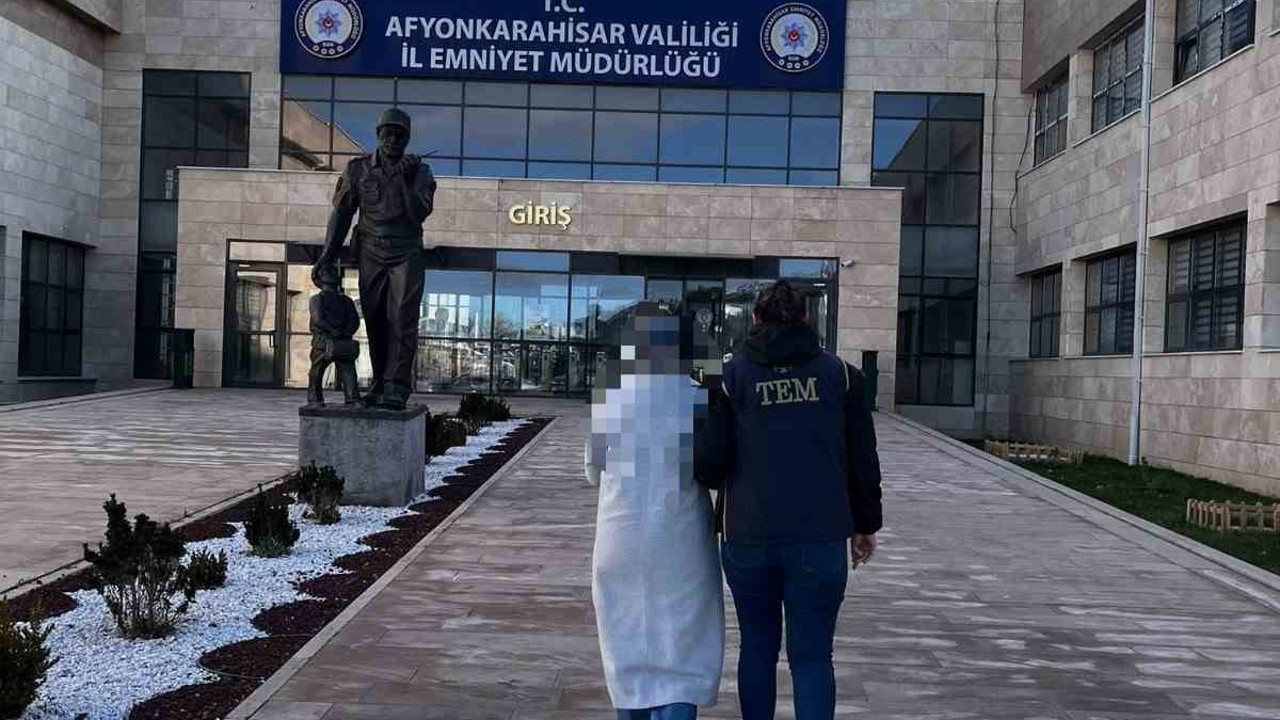 FETÖ’den aranan şahsı polis yakaladı
