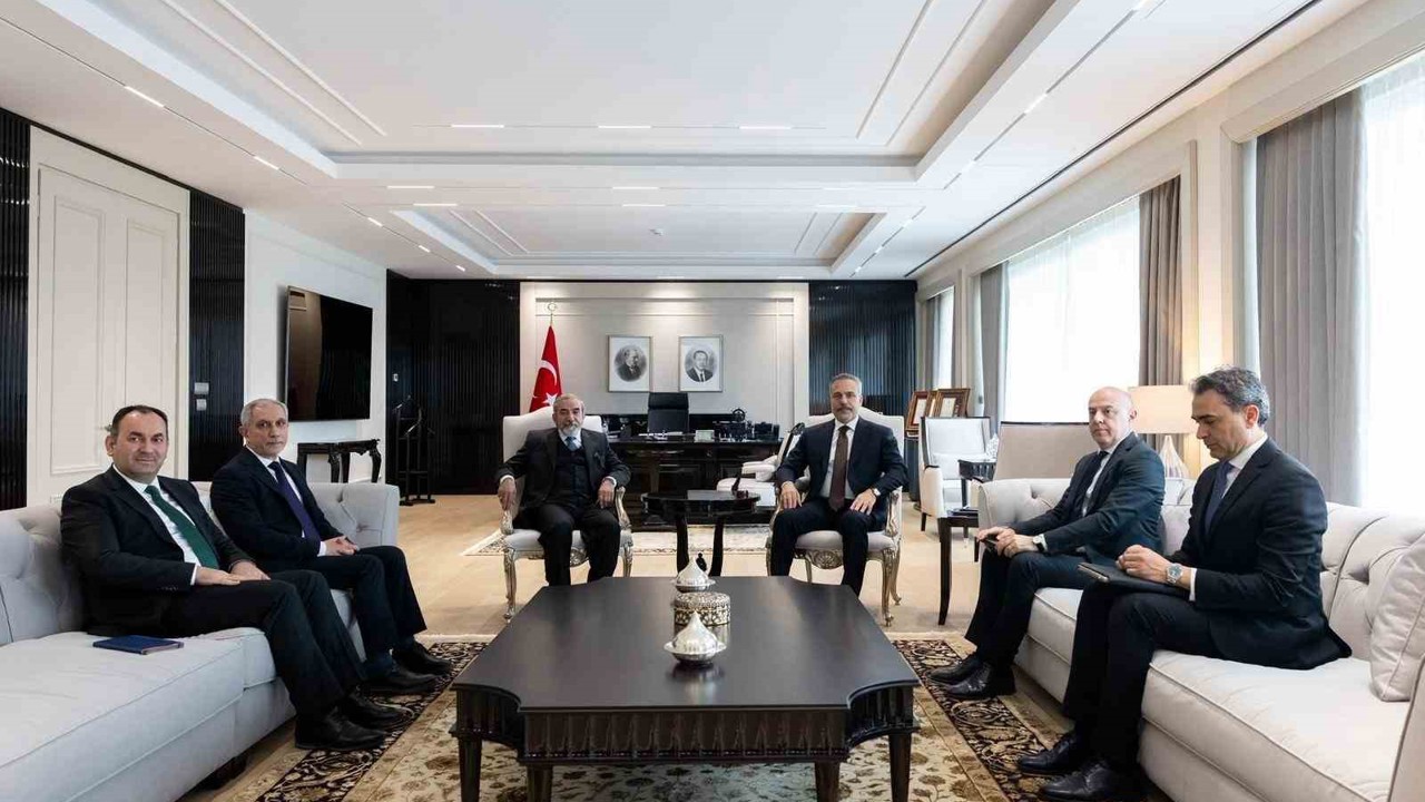 Bakan Fidan, KİB Genel Sekreteri Bahaddin’i kabul etti
