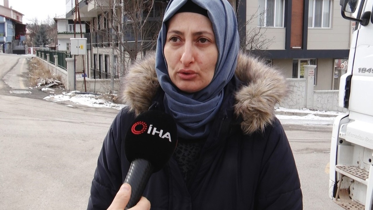 Elmadağ’da sahipsiz köpeklerin saldırısına uğrayan kadın: "Komşum biraz gecikseydi ya da orada olmasaydı şu an hayatta değildim"
