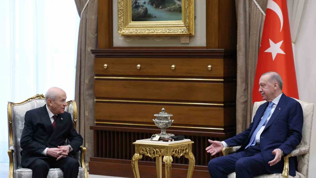 Cumhurbaşkanı Erdoğan, Devlet Bahçeli ile bir araya geldi
