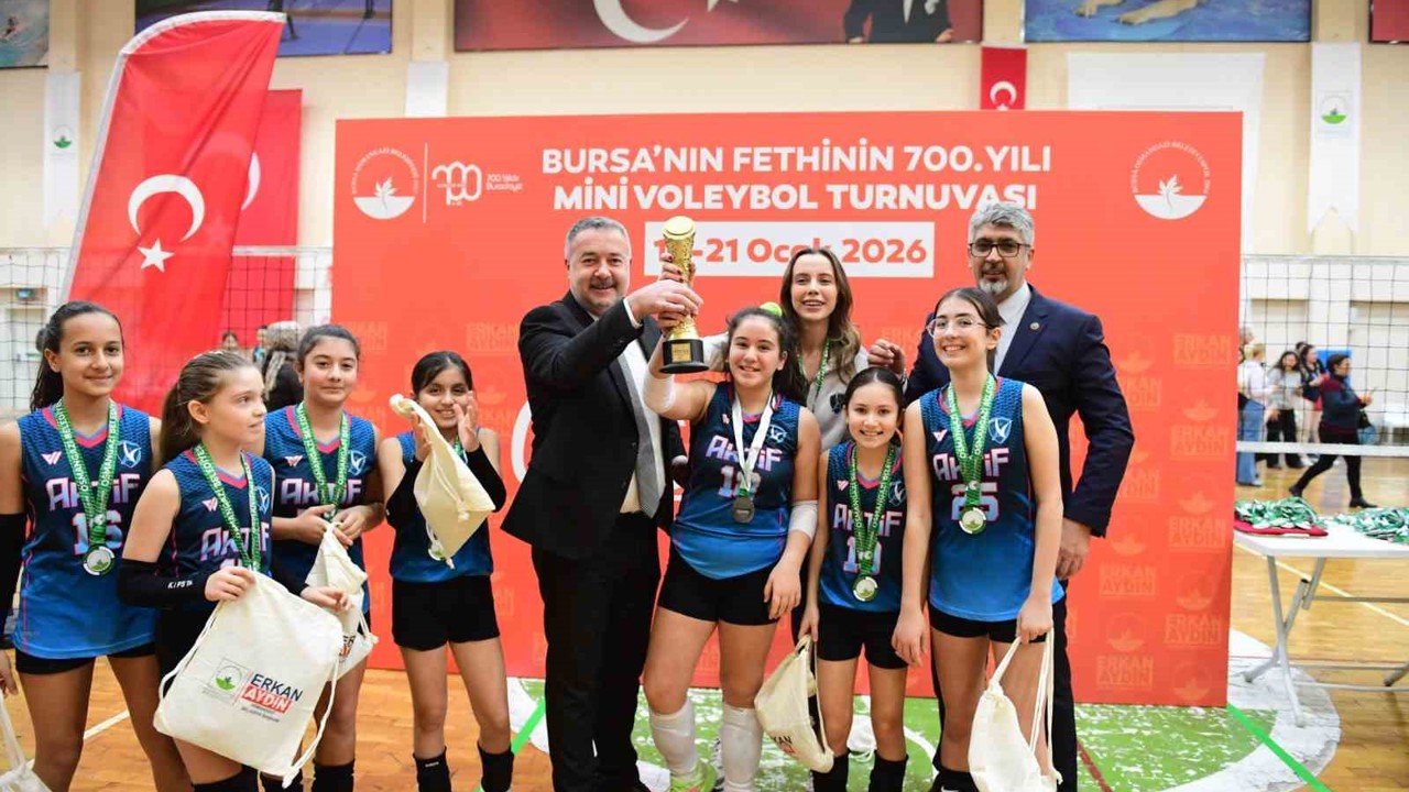 Mini Voleybol Turnuvası’nda ödüller sahiplerini buldu
