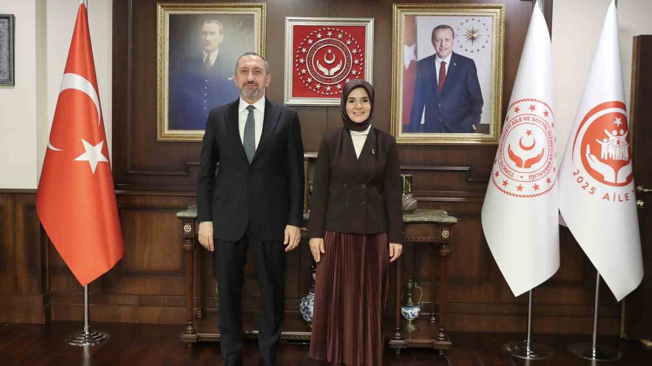 Bakan Göktaş, Cumhurbaşkanlığı Siber Güvenlik Başkanı Önal ile bir araya geldi
