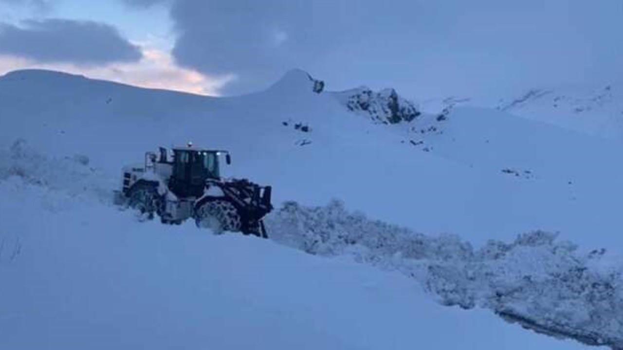 Hakkari-Şırnak karayolu yeniden ulaşıma açıldı

