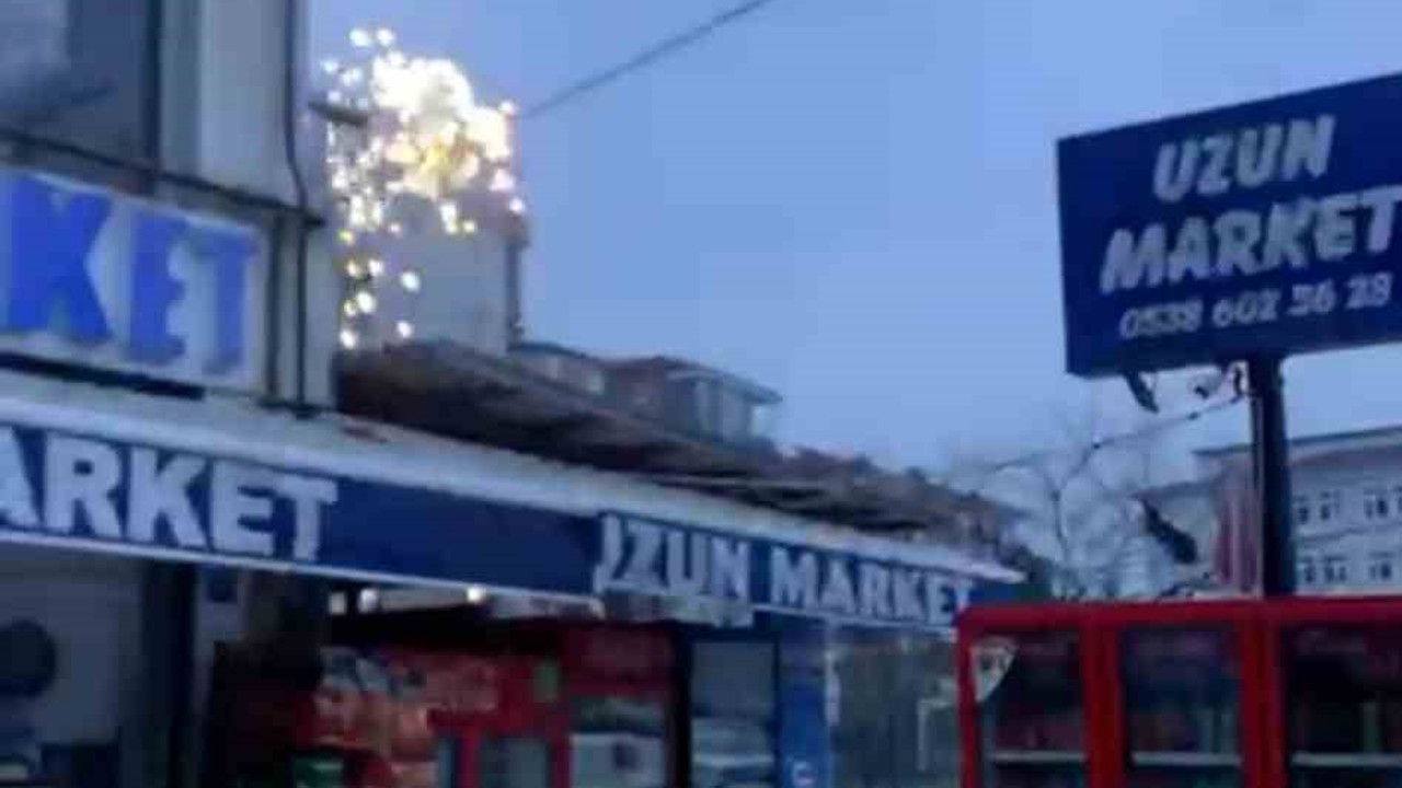 Tekirdağ’da elektrik telleri alev alarak kıvılcım saçtı
