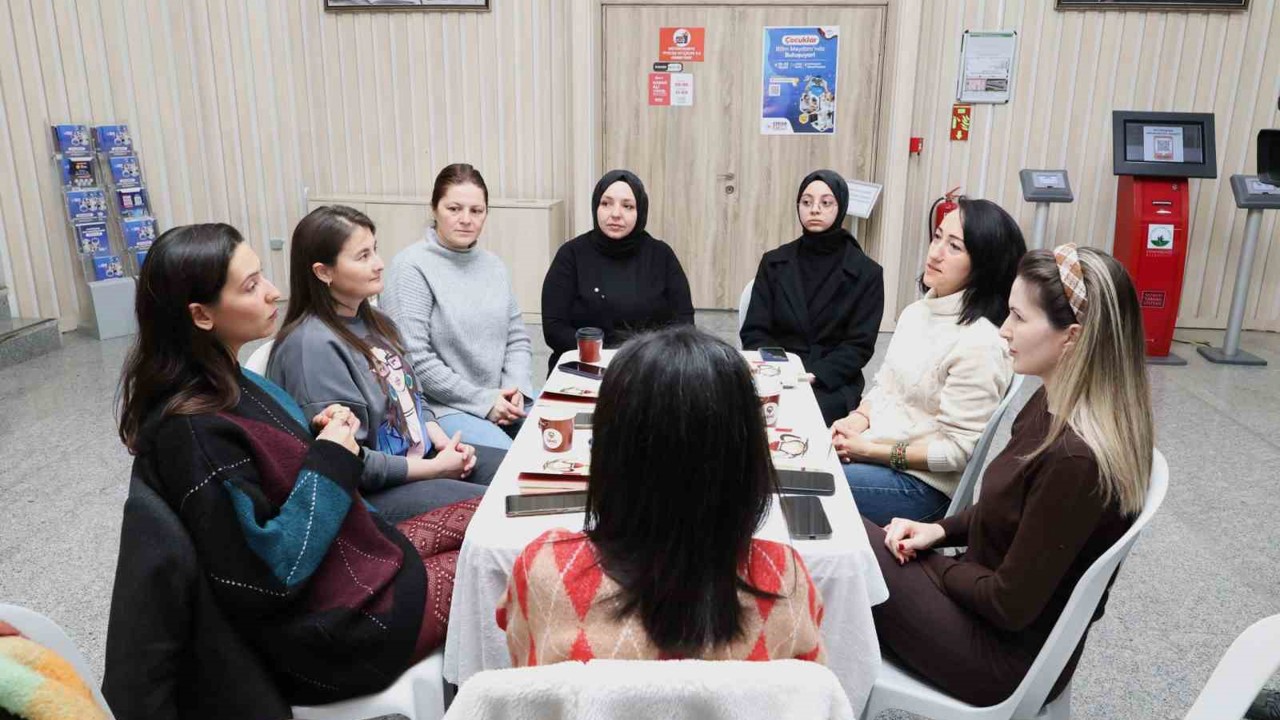 Osmangazi’de Kitapseverlerden Kolektif Okuma Etkinliği
