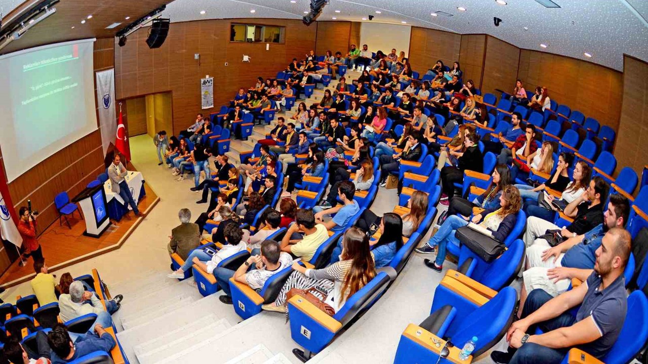Yaşar Üniversitesi dünyanın en iyileri listesinde
