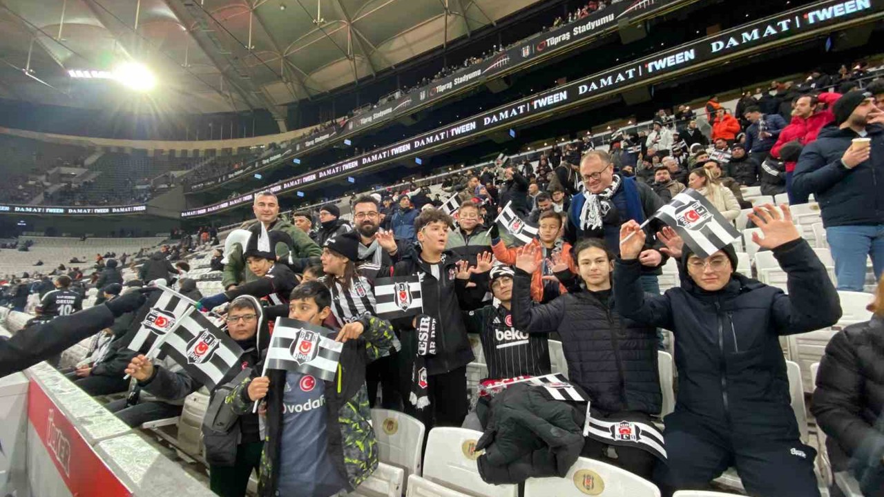 Depremzede gençler Süper Lig maçında moral buldu
