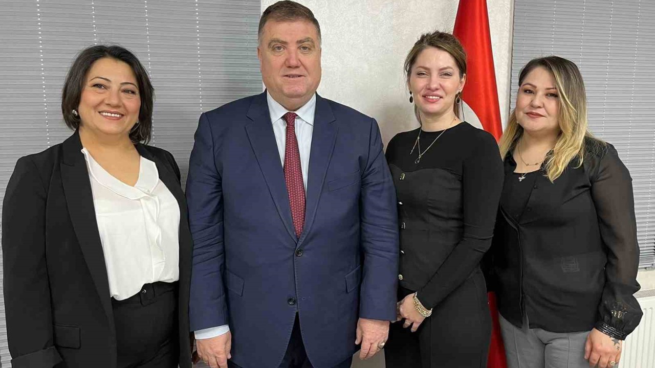 İzmir Şoförler Odası’ndan Türkiye’de bir ilk: ’Kadın Komisyonu’ göreve başladı
