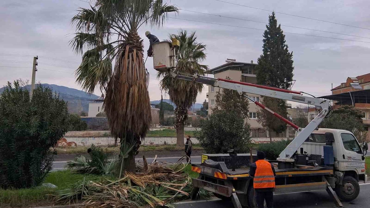 Efeler Belediyesi’nden Umurlu Karayolu’nda çalışma
