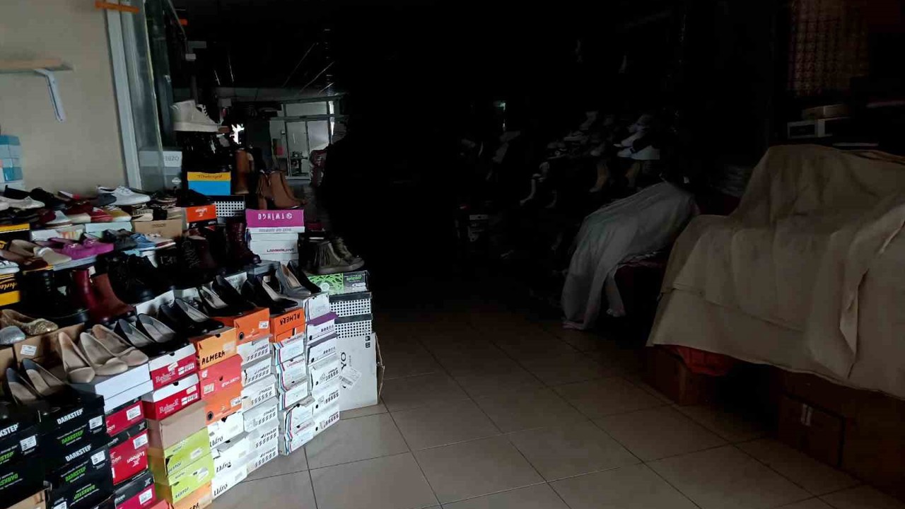 Tarihi Ahi Çarşısı karanlığa gömüldü
