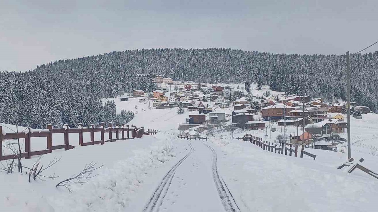 Giresun’un yaylalarında kar kalınlığı 1,5 metreyi buldu
