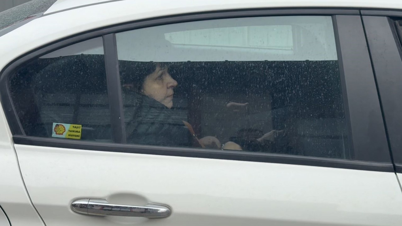 Annesi Rus yüzücüyü teşhis etti, gözyaşlarına boğuldu
